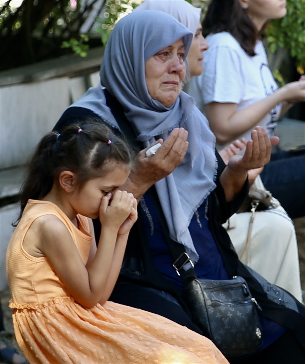 Sakarya'da 17 Ağustos 1999 Marmara Depremi'nde hayatını kaybedenler, depremin 25'inci yıl...