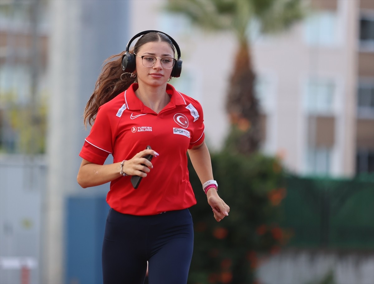 Samsun'da kota alan 4 milli sporcu Türkiye'yi temsil etmek için Fransa'da düzenlenecek Paris 2024...