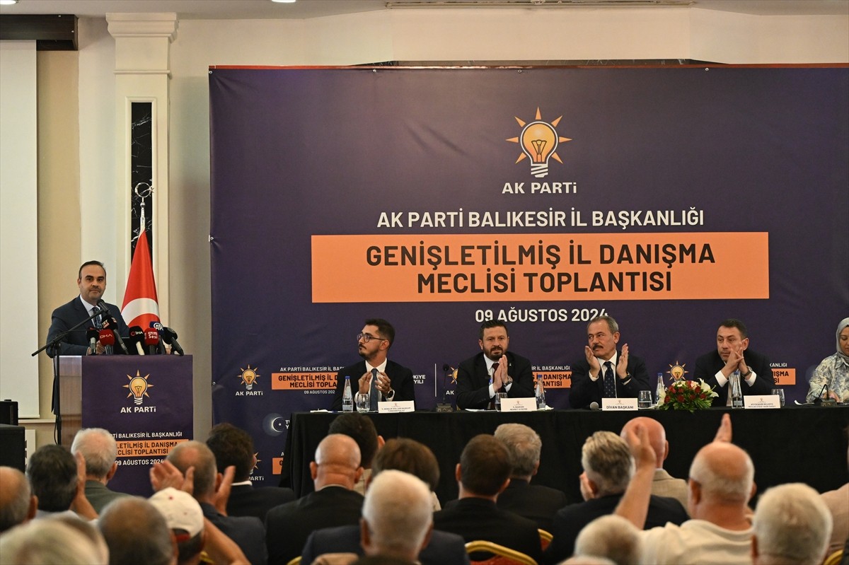 Sanayi ve Teknoloji Bakanı Mehmet Fatih Kacır, AK Parti Balıkesir İl Danışma Meclisi Toplantısına...