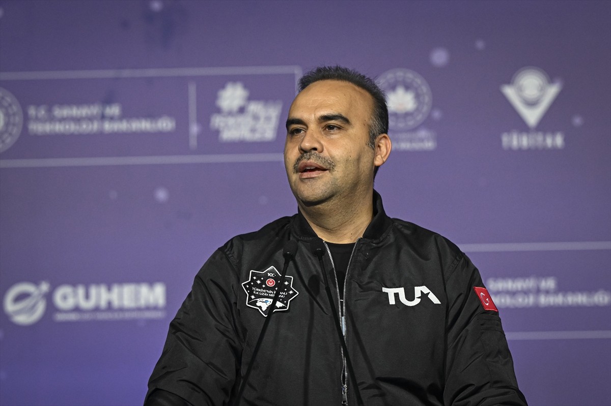 Sanayi ve Teknoloji Bakanı Mehmet Fatih Kacır, bu yıl Bursa Uludağ'da gerçekleştirilen ve 11...