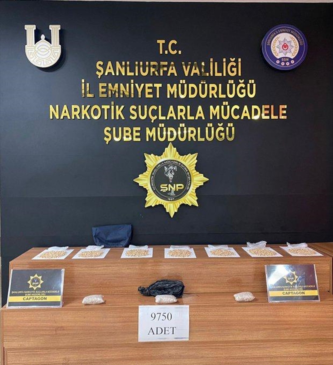 Şanlıurfa'da düzenlenen uyuşturucu operasyonunda 8 şüpheli gözaltına alındı. Operasyonlarda, 9 bin...