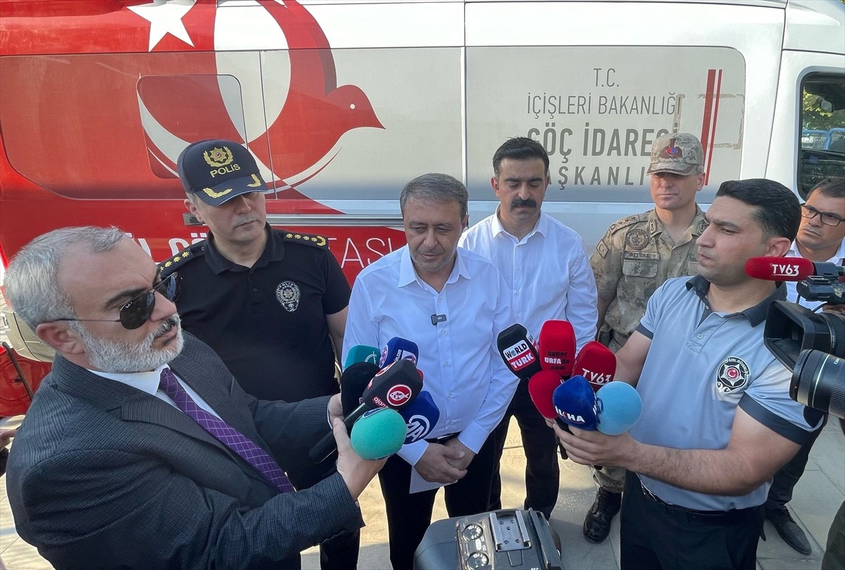 Şanlıurfa'da geçici koruma altında bulunan yabancı uyruklu kişi sayısının 274 bin 838 olduğu...