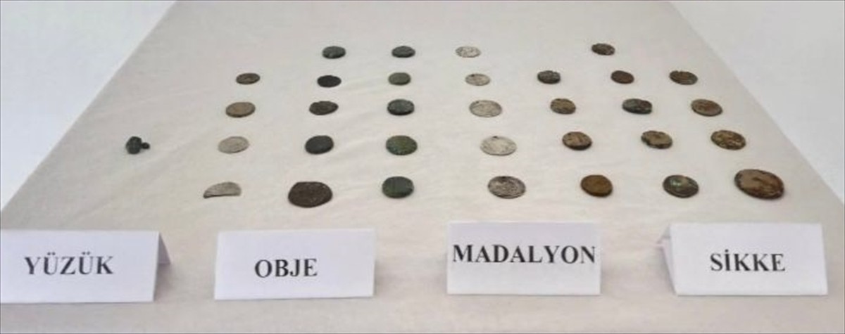 Sinop'ta jandarma ekiplerince tarihi eser kaçakçılığı yapan şüpheli gözaltına alındı. Şüphelinin...