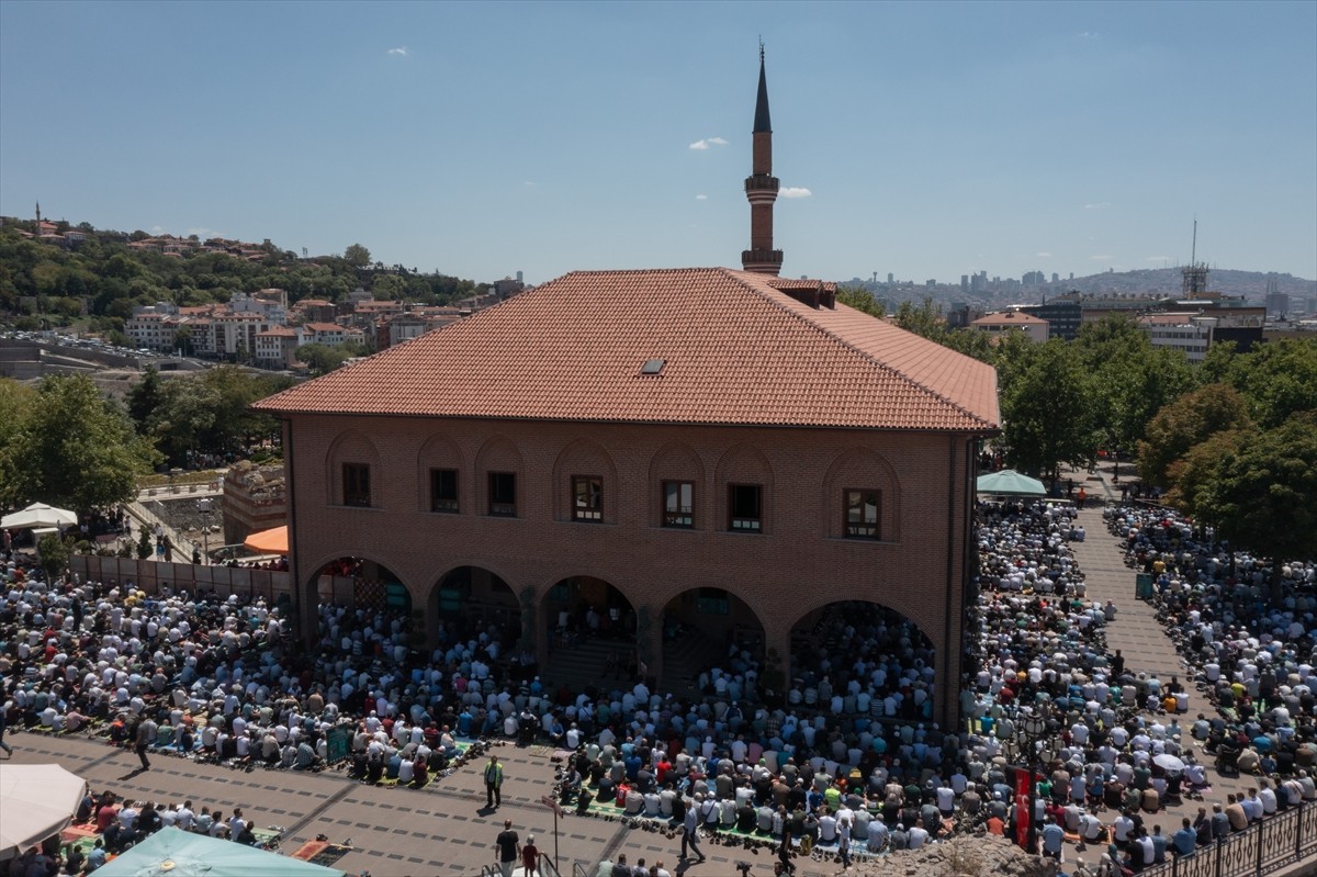 Suikasta uğrayan Hamas Siyasi Büro Başkanı İsmail Heniyye için Ankara'da gıyabi cenaze namazı...