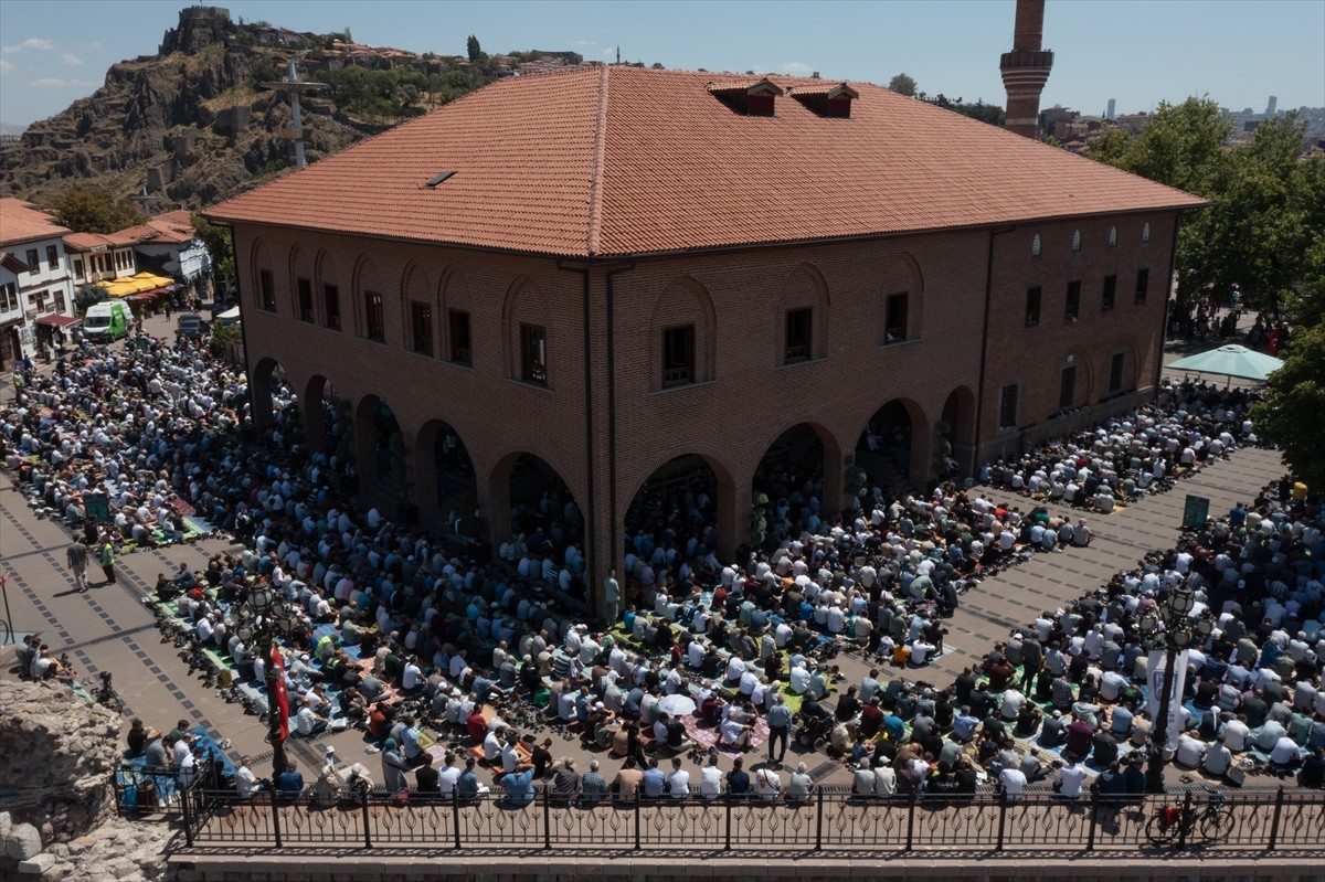 Suikasta uğrayan Hamas Siyasi Büro Başkanı İsmail Heniyye için Ankara'da gıyabi cenaze namazı...