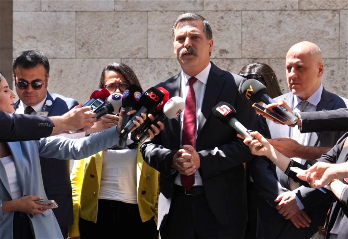 TBMM Başkanı Numan Kurtulmuş, Türkiye İşçi Partisi (TİP) Genel Başkanı Erkan Baş ile TİP İstanbul...