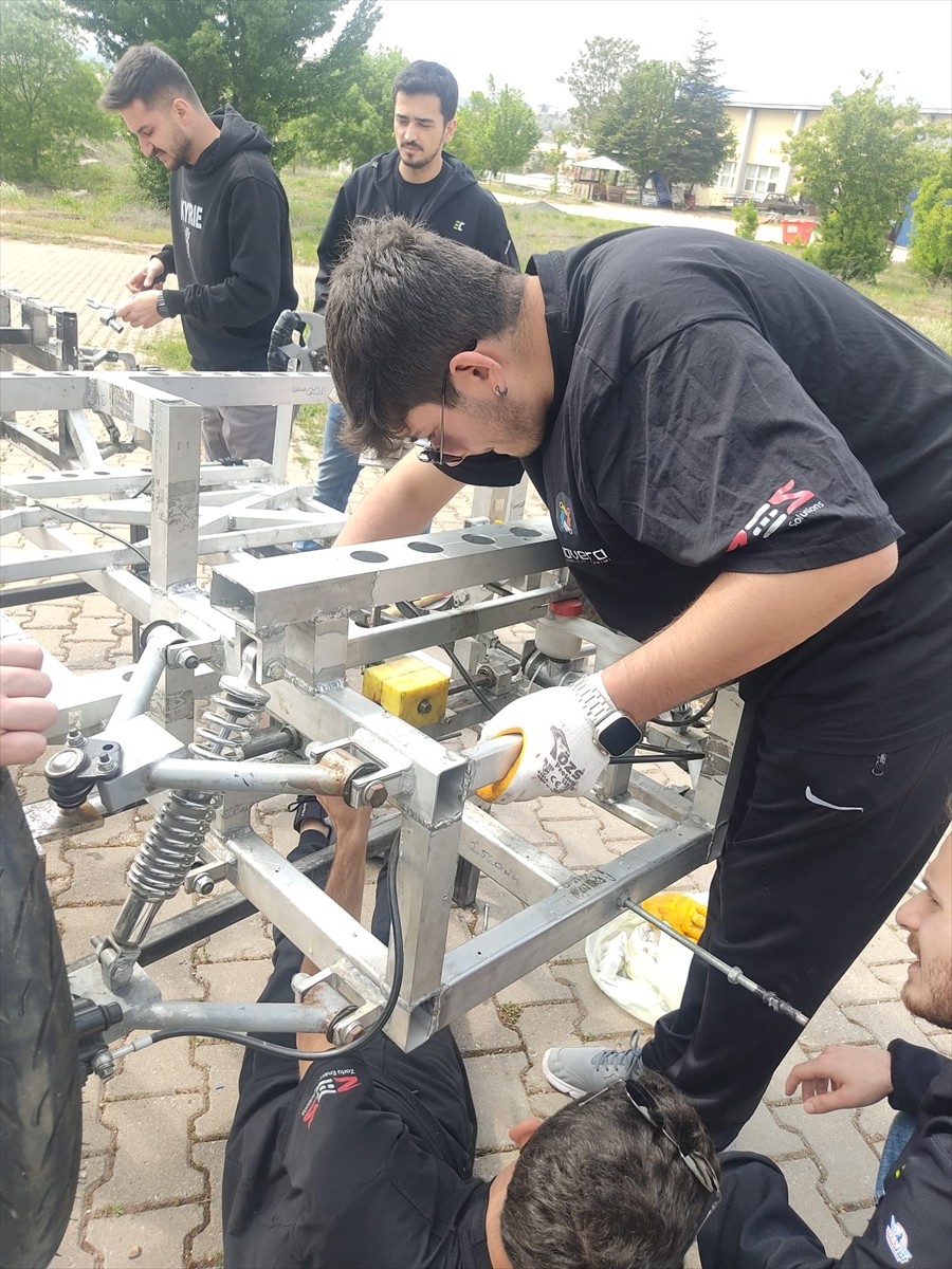 TEKNOFEST Havacılık, Uzay ve Teknoloji Festivali'nde geçen yıl Türkiye 3'üncüsü olan Eskişehir...