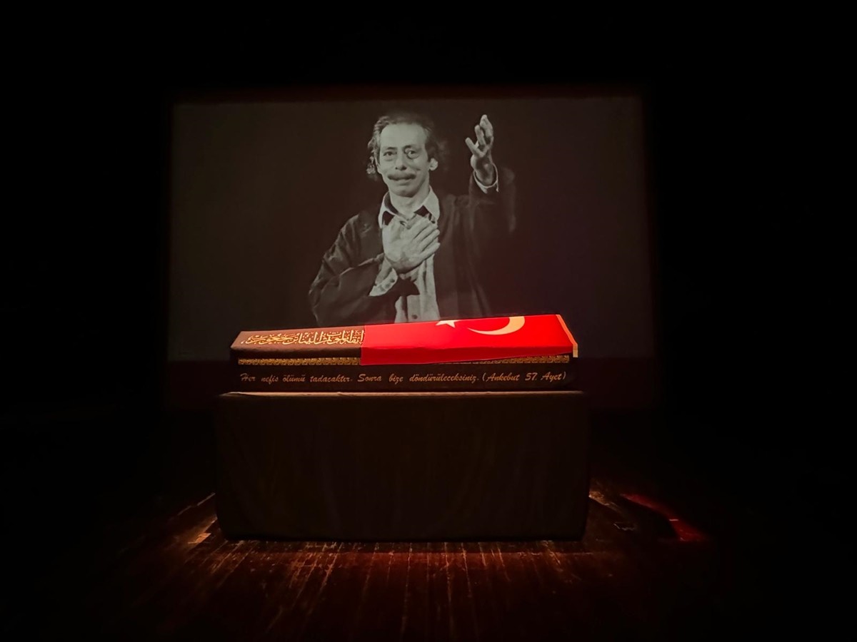 Tiyatro ve sinema oyuncusu Genco Erkal için Harbiye Muhsin Ertuğrul Sahnesi'nde tören...