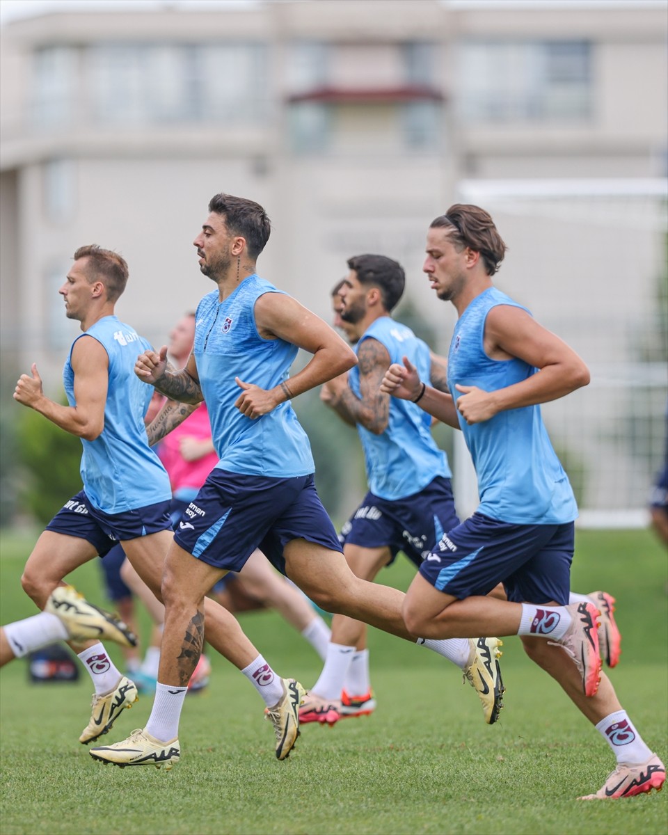 Trabzonspor, UEFA Avrupa Ligi 3. eleme turu rövanşında Avusturya'nın Rapid Wien takımıyla 15...