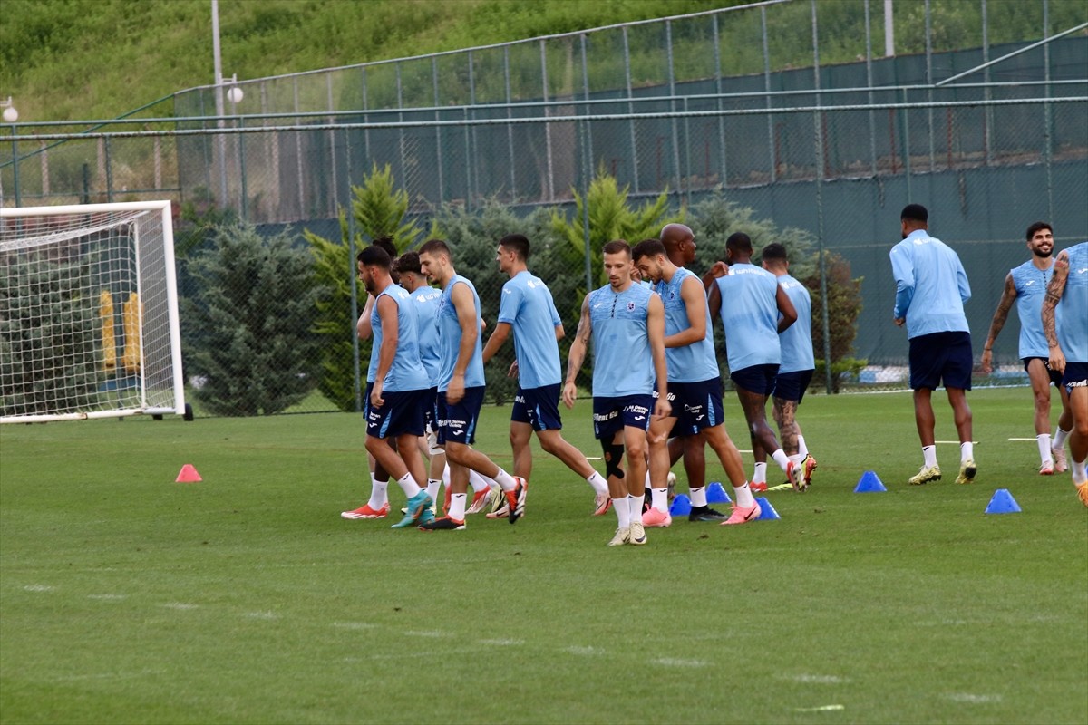 Trabzonspor, UEFA Avrupa Ligi 3. eleme turunda yarın sahasında Rapid Wien ile oynayacağı maçın...