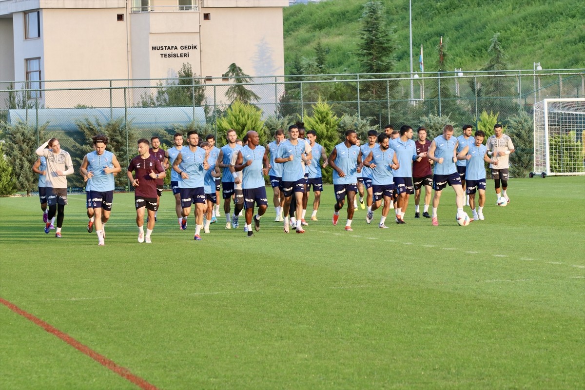 Trabzonspor, UEFA Avrupa Ligi 3. eleme turunda yarın sahasında Rapid Wien ile oynayacağı maçın...
