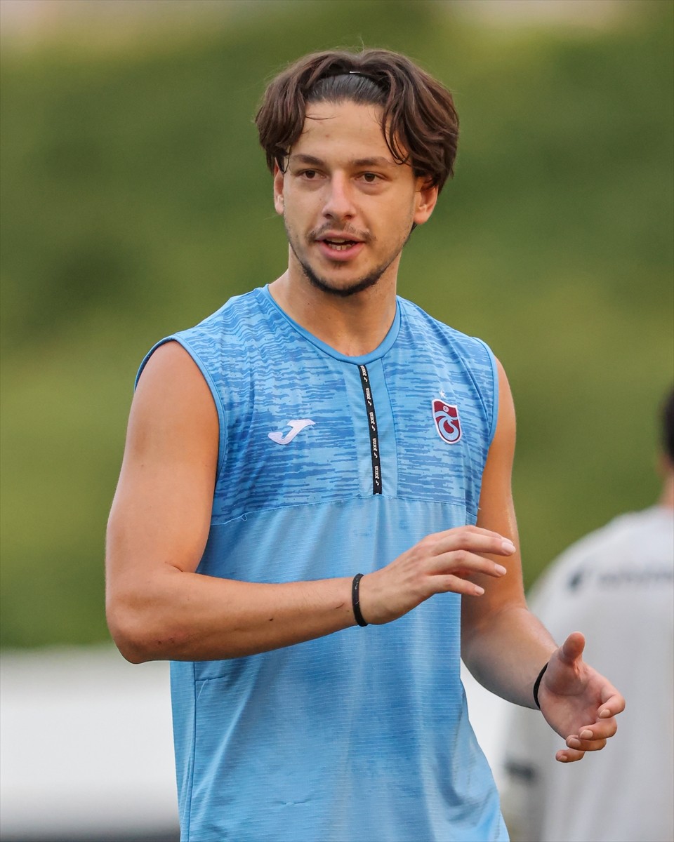 Trabzonspor, UEFA Konferans Ligi play-off turu ilk maçında deplasmanda İsviçre'nin St. Gallen...