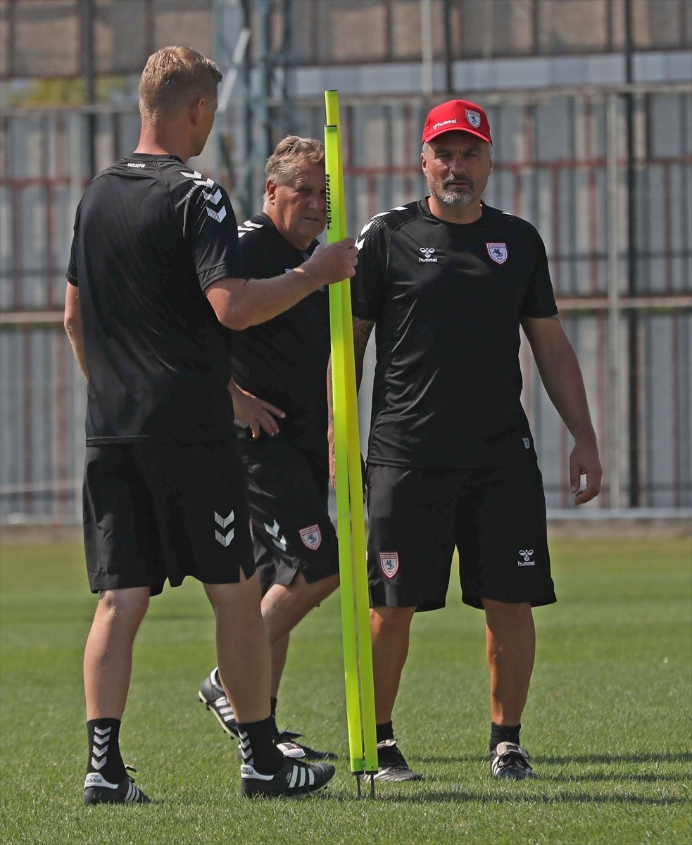 Trendyol Süper Lig'de ilk maçını Beşiktaş'la yapacak Yılport Samsunspor'un kaptanı Zeki Yavru...