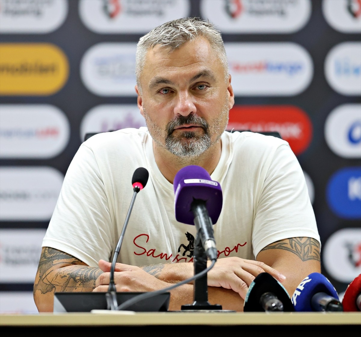 Trendyol Süper Lig'de sezonun ilk maçında Beşiktaş'a 2-0 yenilen Samsunspor'un teknik direktörü...