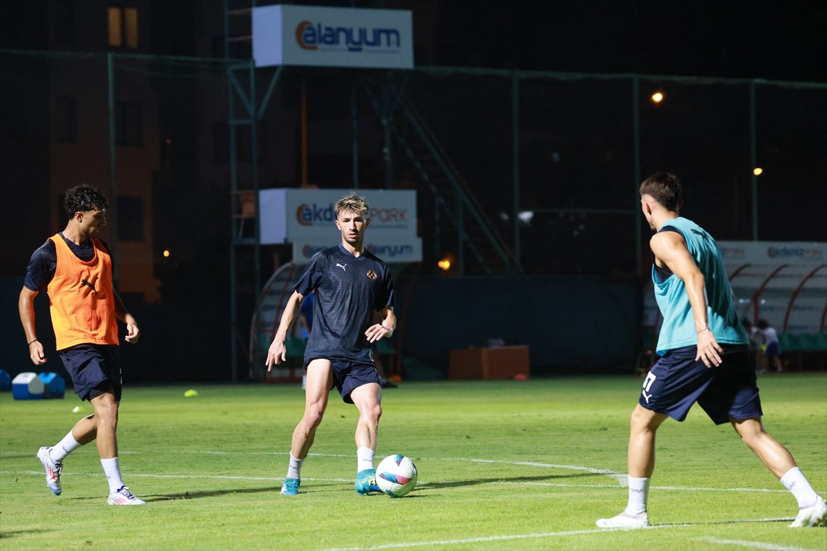 Trendyol Süper Lig'in ilk haftasında sahasında İkas Eyüpspor ile karşılaşacak Corendon Alanyaspor...