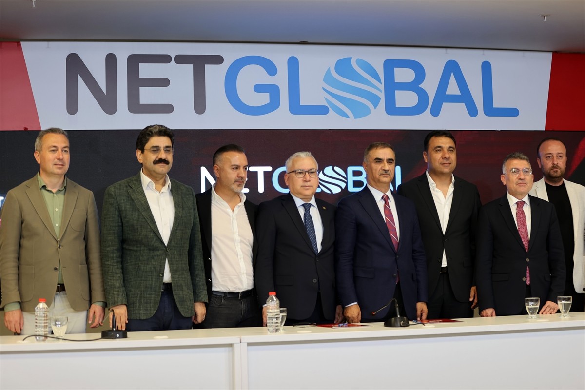 Trendyol Süper Lig ekiplerinden Sivasspor, Net Global ile isim sponsorluğu anlaşması imzaladı....