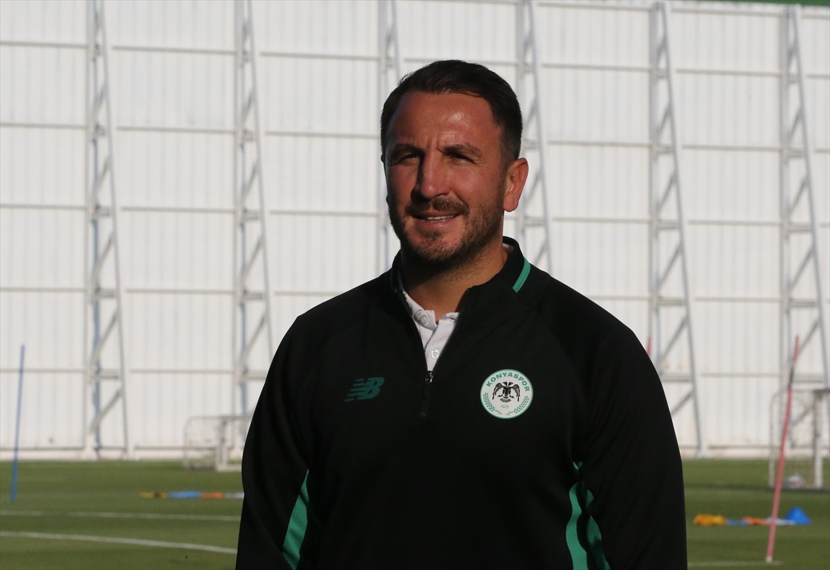 Trendyol Süper Lig ekiplerinden TÜMOSAN Konyaspor'da teknik direktör Ali Çamdalı (fotoğrafta)...