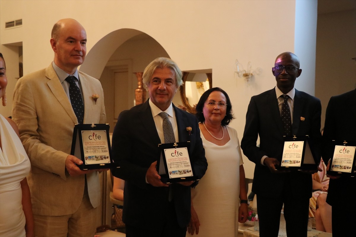 Tunus'ta kadın girişimcilerden oluşan dernekler, ülke turizmine katkı sağlamak için hizmet veren...