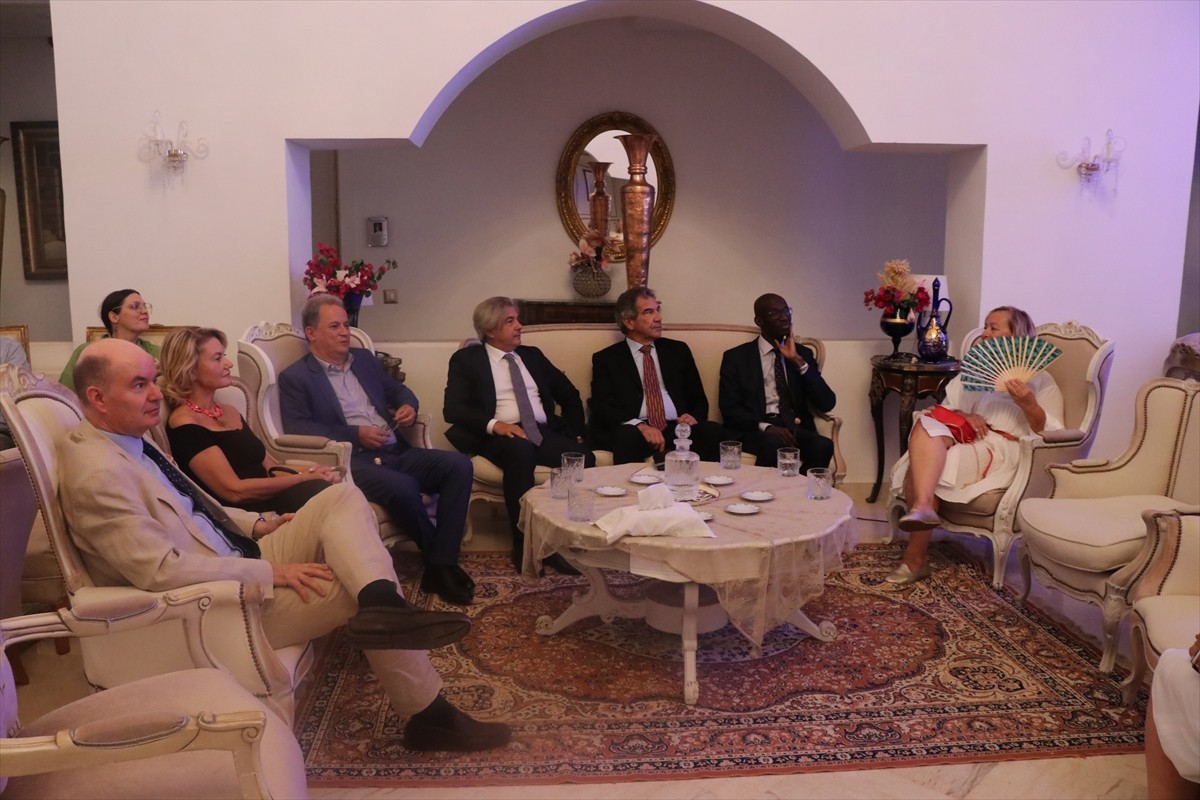 Tunus'ta kadın girişimcilerden oluşan dernekler, ülke turizmine katkı sağlamak için hizmet veren...