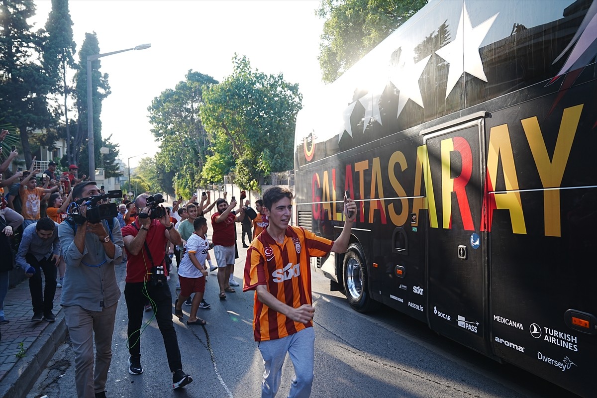 Turkcell Süper Kupa maçında bugün Beşiktaş ile karşılaşacak olan Galatasaray, Florya Metin Oktay...