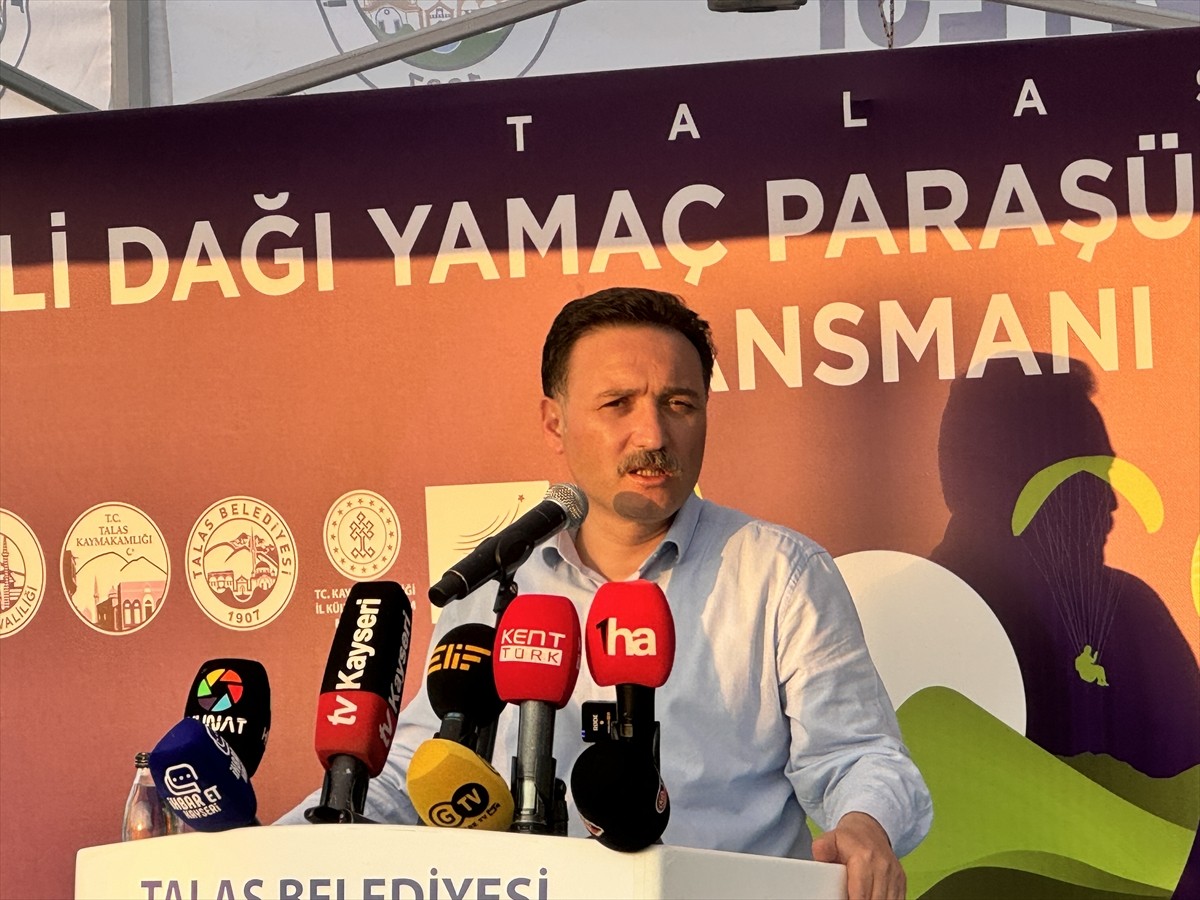 Türkiye'nin önemli hava sporları merkezlerinden Kayseri'nin Talas ilçesinde, resmi iniş alanı...