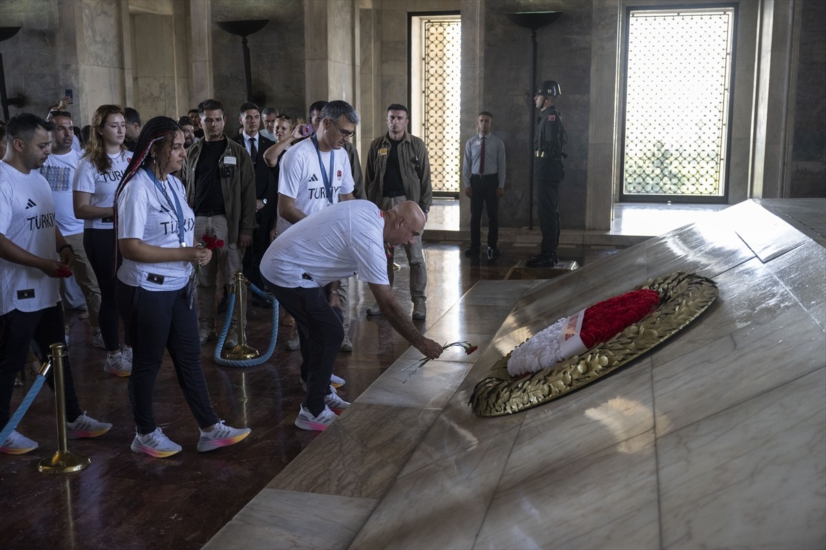 Türkiye Atıcılık Federasyonu Başkanı Gürsel Çolakoğlu ve Paris 2024 Olimpiyat Oyunları'nda...