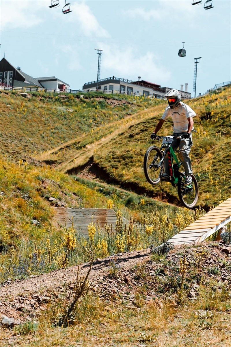 Türkiye Bisiklet Federasyonu tarafından Erzurum'da düzenlenen Downhill Türkiye Şampiyonası...