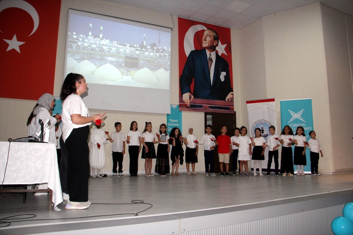 Türkiye Gençlik Vakfı (TÜGVA) tarafından Sinop'ta düzenlenen yaz okulu programının kapanışı...