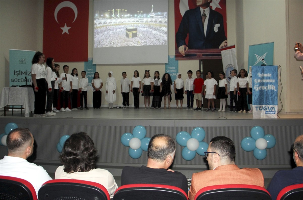 Türkiye Gençlik Vakfı (TÜGVA) tarafından Sinop'ta düzenlenen yaz okulu programının kapanışı...