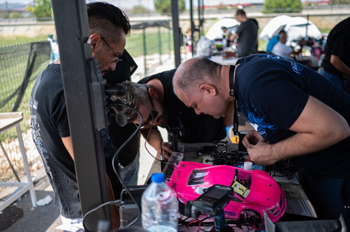 Türkiye Onroad Şampiyonasının (TORC) üçüncü etabı Afyonkarahisar'da gerçekleştirildi. Yaklaşık 40...