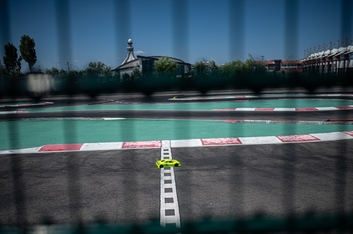 Türkiye Onroad Şampiyonasının (TORC) üçüncü etabı Afyonkarahisar'da gerçekleştirildi. Yaklaşık 40...