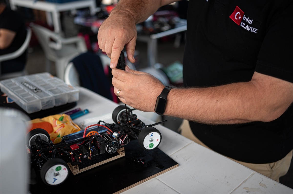 Türkiye Onroad Şampiyonasının (TORC) üçüncü etabı Afyonkarahisar'da gerçekleştirildi. Yaklaşık 40...