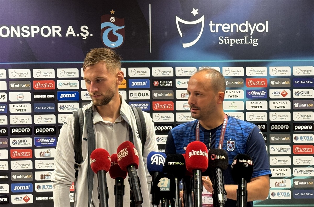 UEFA Avrupa Ligi 2. eleme turu rövanş karşılaşmasında Slovakya'nın Ruzomberok takımını 1-0 yenerek...