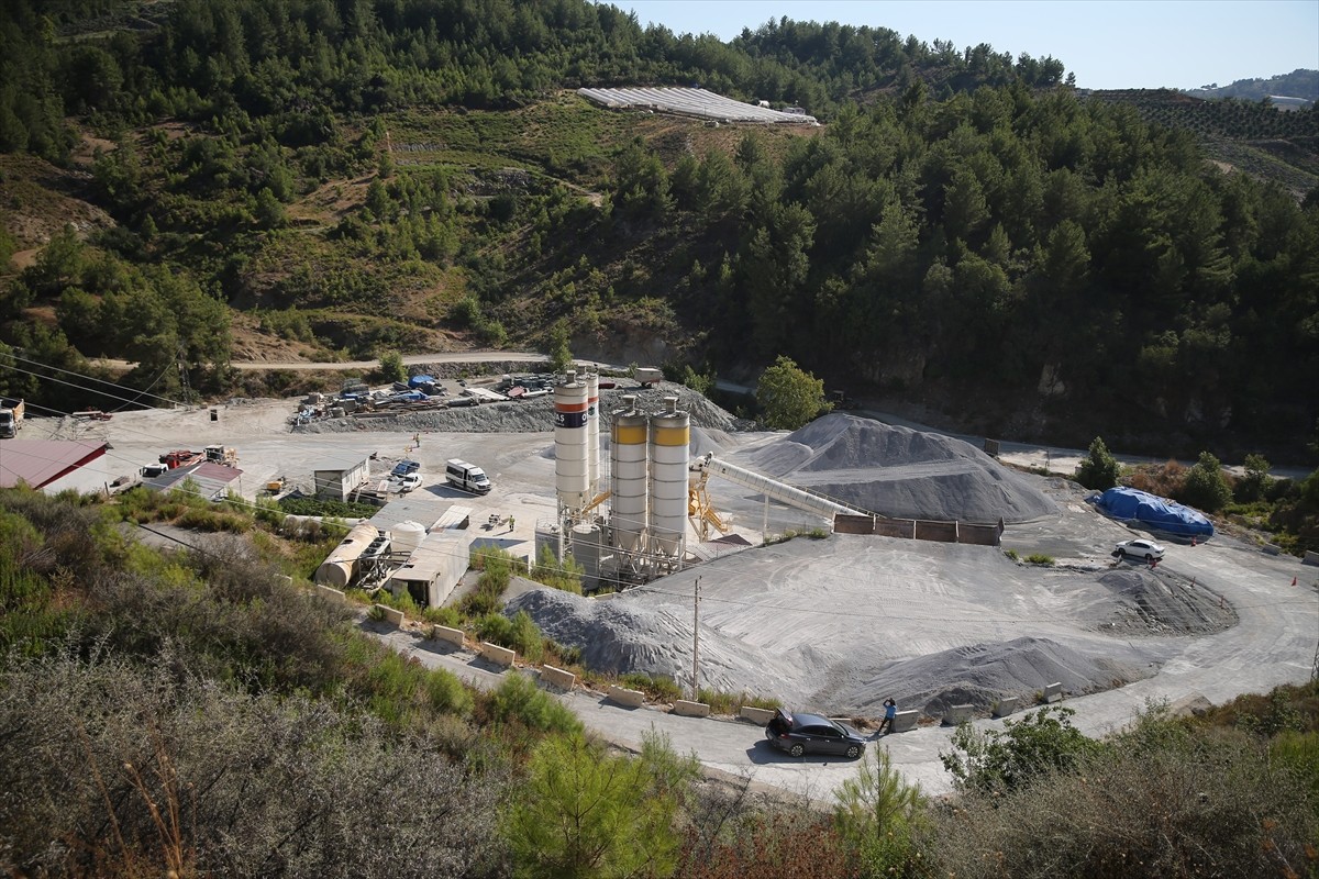 Ulaştırma ve Altyapı Bakanı Abdulkadir Uraloğlu, Alanya-Gazipaşa Yolu Gökçebelen Tünel...