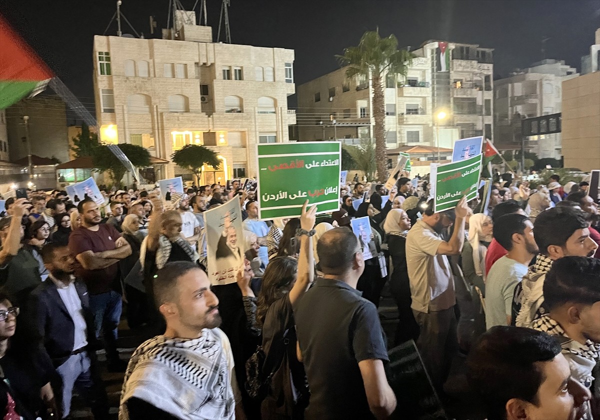 Ürdün'ün başkenti Amman'daki Tel Aviv Büyükelçiliğine birkaç yüz metre uzaklıktaki Rabiye...