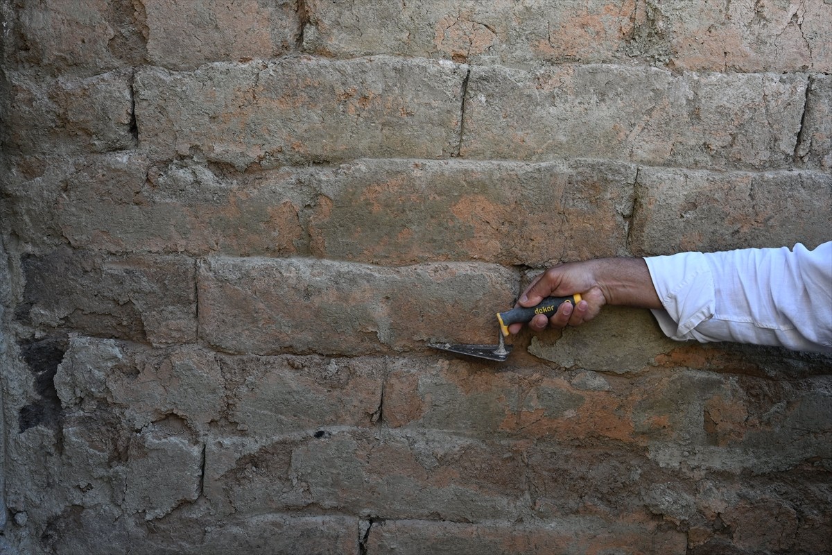 Van'ın Gürpınar ilçesinde, Urartu Kralı 2. Sarduri tarafından inşa edilen Çavuştepe Kalesi'nde...