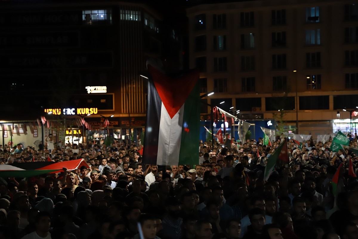 Van, Muş ve Bitlis'te İran'ın başkenti Tahran'da uğradığı suikastte yaşamını yitiren Hamas Siyasi...