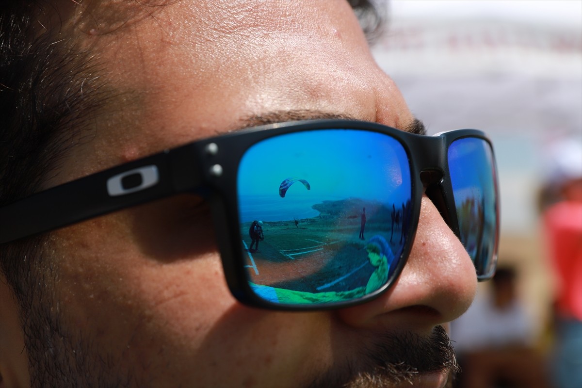 Van Valiliği, Gençlik ve Spor İl Müdürlüğü ile Türkiye Hava Sporları Federasyonunun iş birliğiyle...