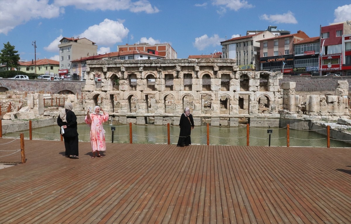 Yozgat'ın Sarıkaya ilçesinde 2018'de UNESCO Dünya Mirası Geçici Listesi'ne alınan ve "Kral Kızı"...