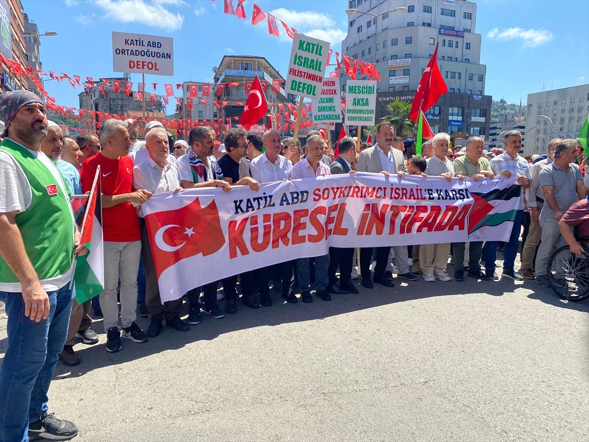 Zonguldak'ta, Hamas Siyasi Büro Başkanı İsmail Heniyye'nin İran'da suikasta uğraması ve İsrail'in...