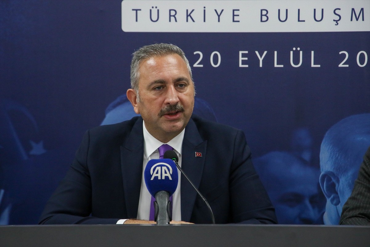 AK Parti Grup Başkanvekili Abdülhamit Gül (sol3), "Türkiye Buluşmaları" programı kapsamında...