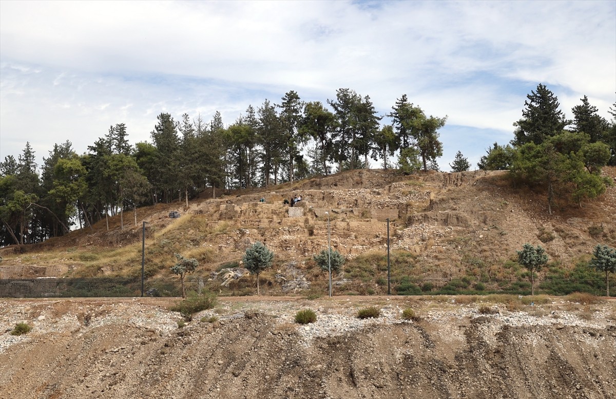 Anadolu'nun en eski yerleşim yerlerinden Mersin'deki Yumuktepe Höyüğü'nde yürütülen arkeobotanik...