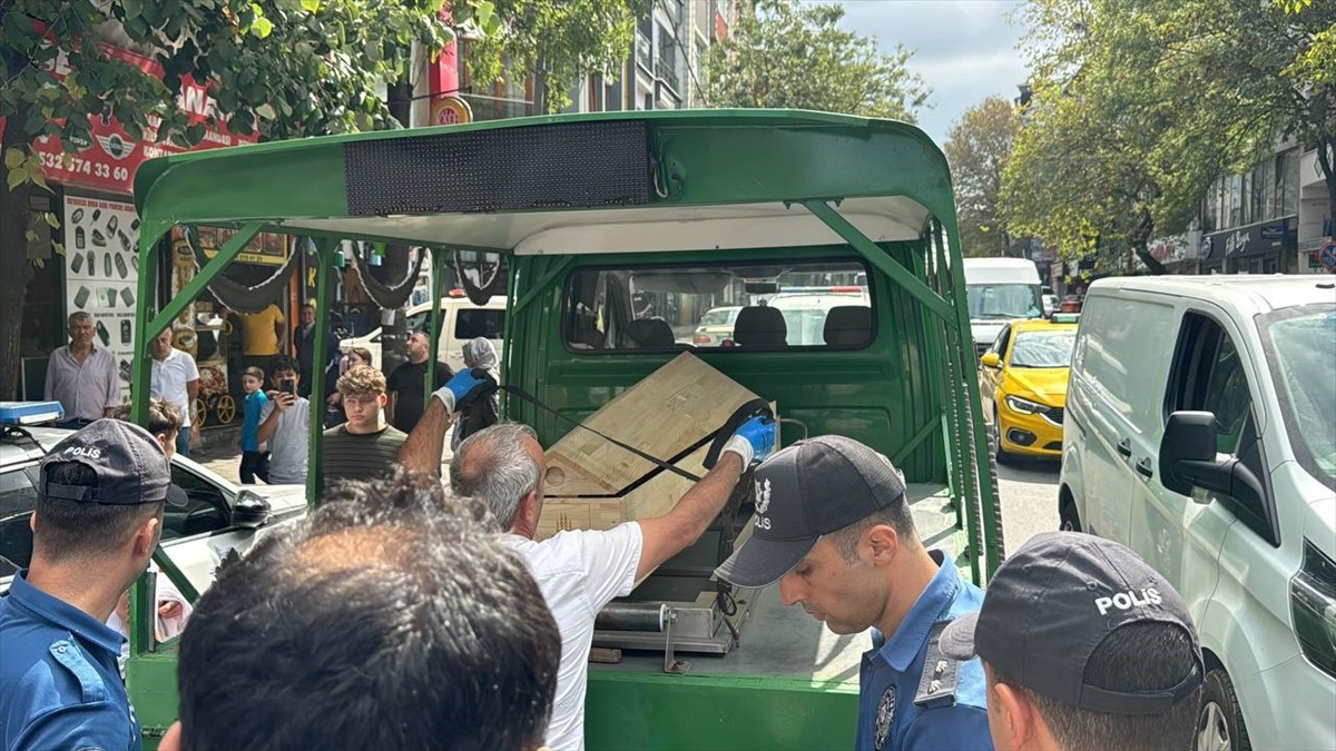 Esenler'de tartıştığı arkadaşı tarafından bıçaklanan kişi hayatını kaybetti. Suriye uyruklu...