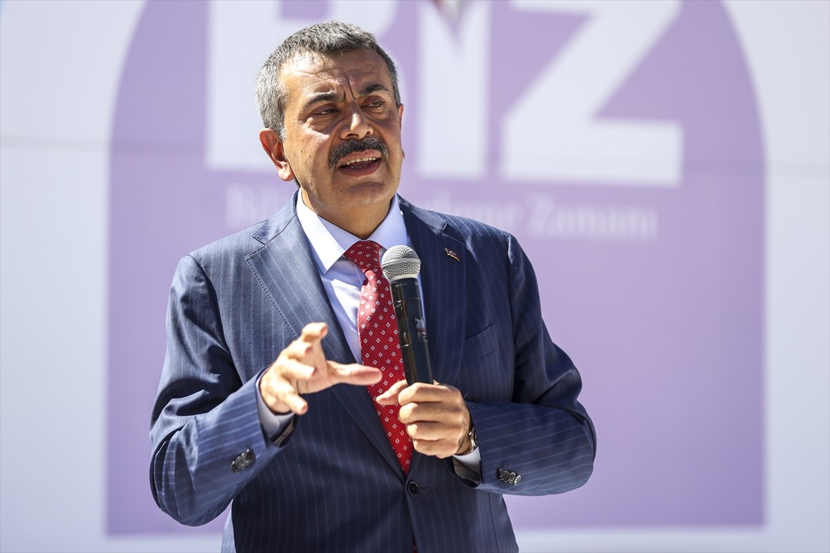 Milli Eğitim Bakanı Yusuf Tekin, Milli Eğitim Bakanlığı ile Aile ve Sosyal Hizmetler Bakanlığı...