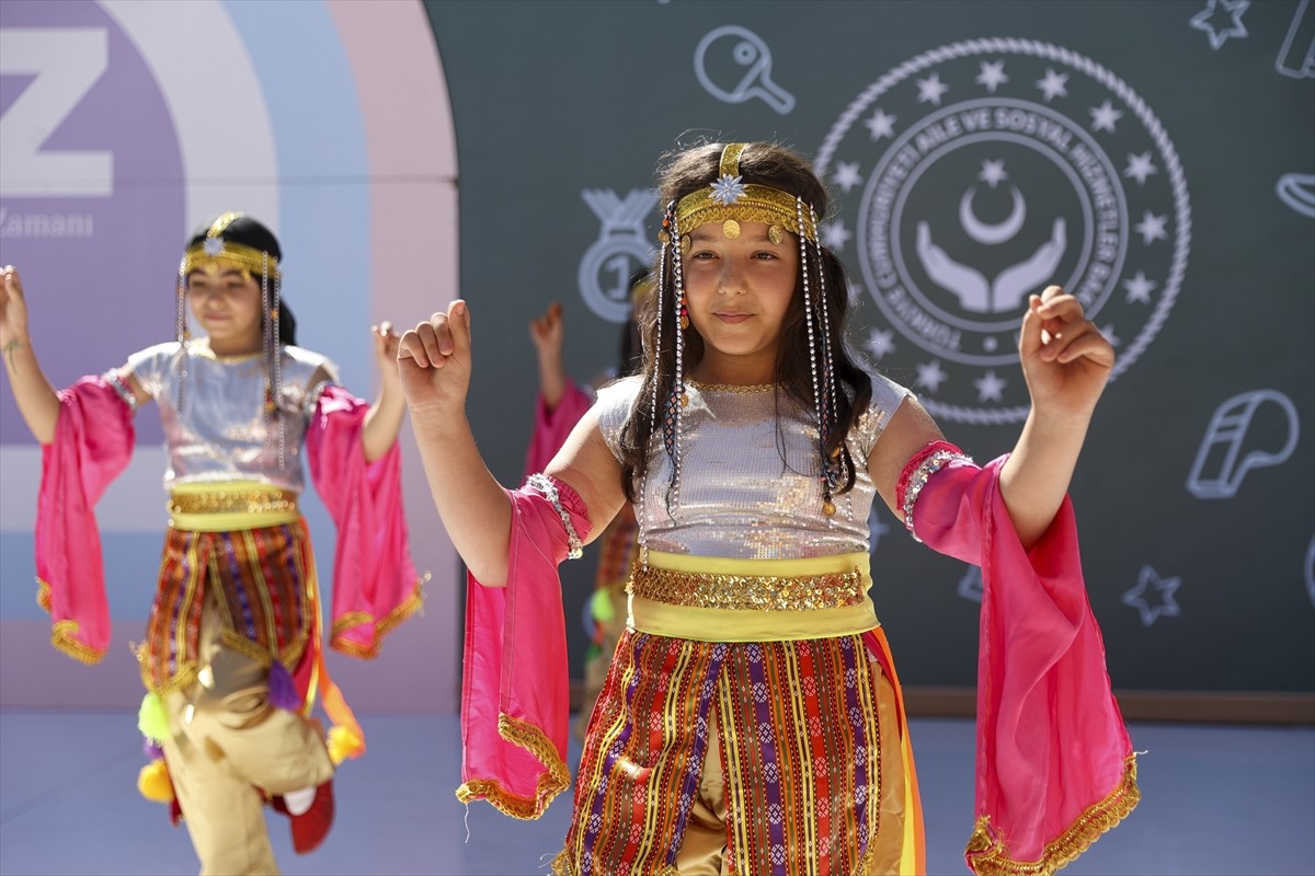 Milli Eğitim Bakanı Yusuf Tekin, Milli Eğitim Bakanlığı ile Aile ve Sosyal Hizmetler Bakanlığı...