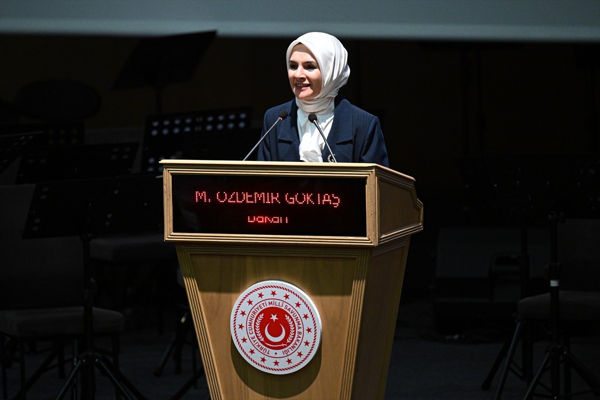 Milli Savunma Bakanı Yaşar Güler ile Aile ve Sosyal Hizmetler Bakanı Mahinur Özdemir Göktaş'ın...