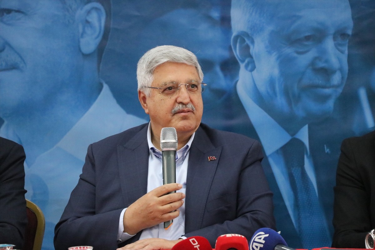 "Türkiye Buluşmaları" programı kapsamında Burdur'a gelen AK Parti Genel Başkan Yardımcısı Vedat...