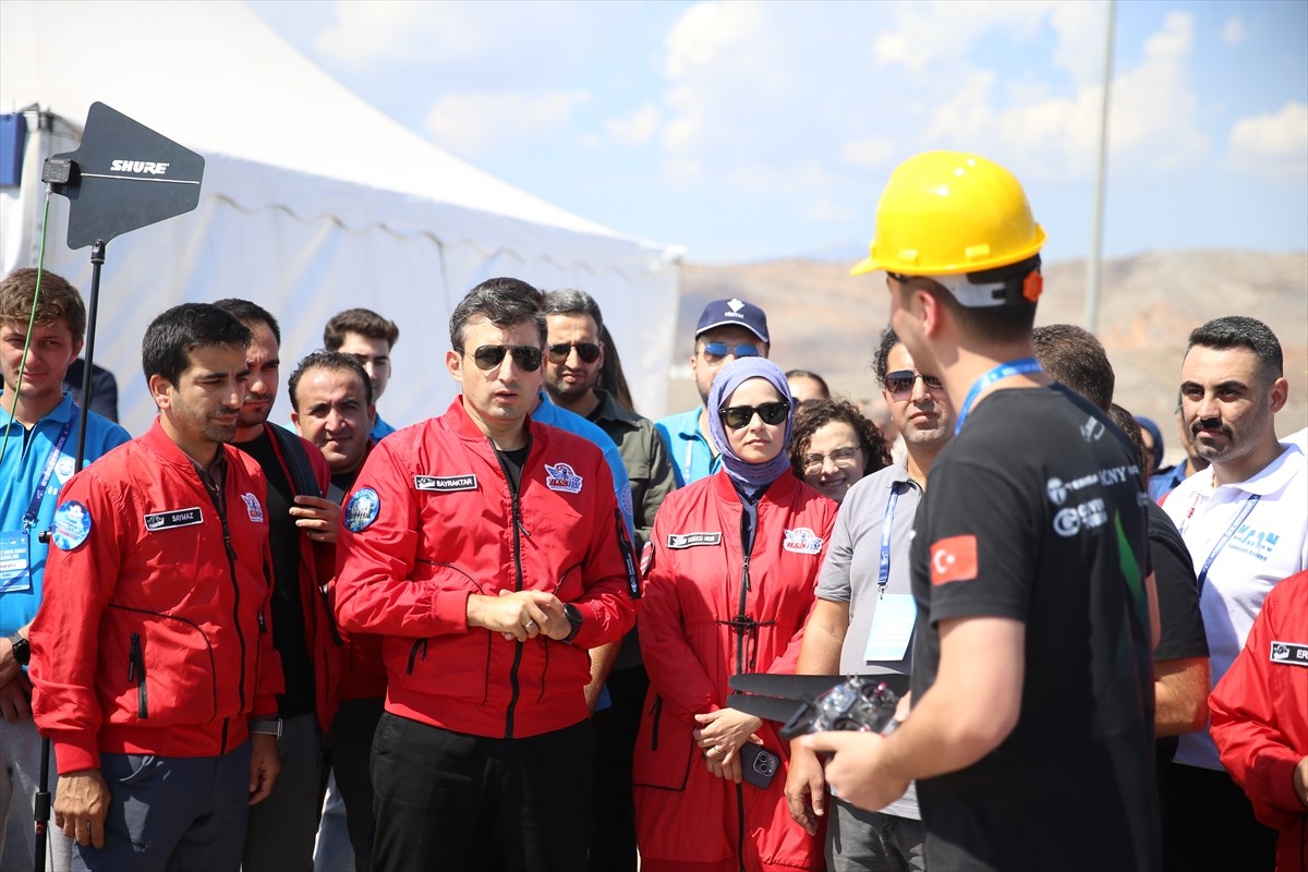 TEKNOFEST Yönetim Kurulu ve Türkiye Teknoloji Takımı Vakfı Mütevelli Heyeti Başkanı Selçuk...