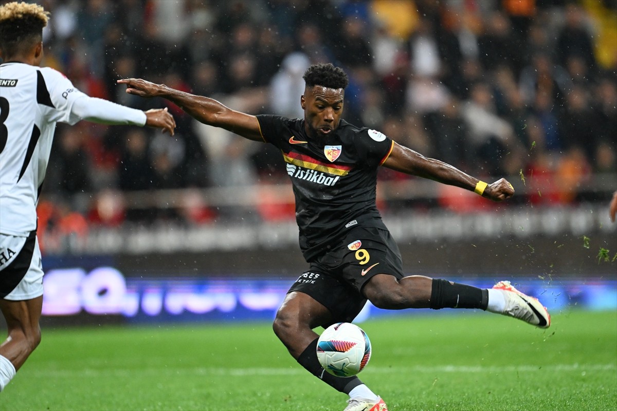 Trendyol Süper Lig'in 7. haftasında Bellona Kayserispor ile Beşiktaş RHG Enertürk Enerji...