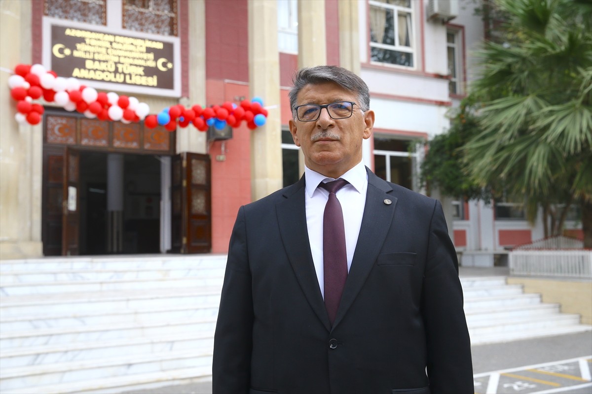 Türkiye Cumhuriyeti Milli Eğitim Bakanlığı'na bağlı Bakü Türk Anadolu Lisesi Müdürü Abdullah...